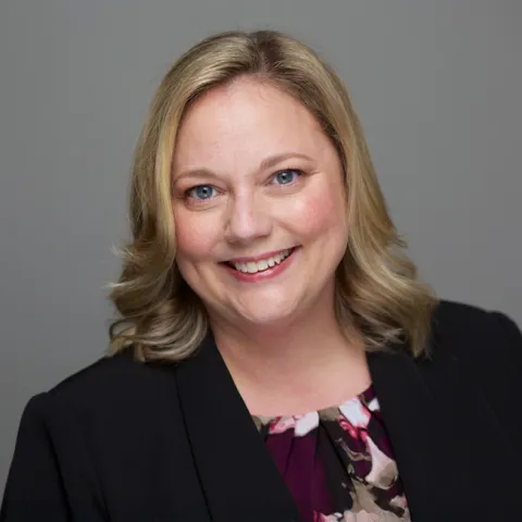 Headshot of Dawn Stoyanoff