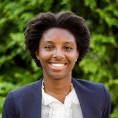 Headshot of Lynaya Morris