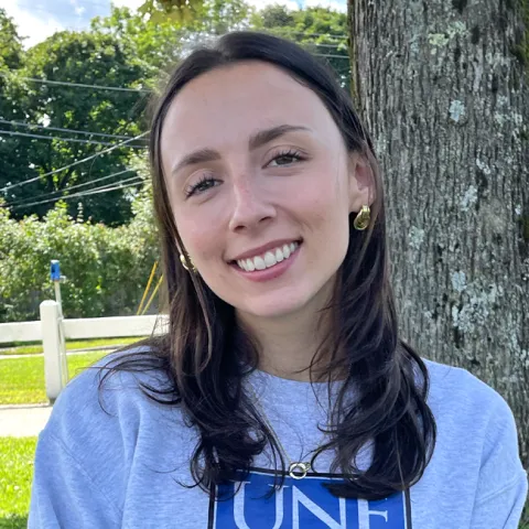 Headshot of Hannah L.