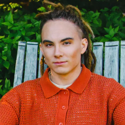 Headshot of Vincente