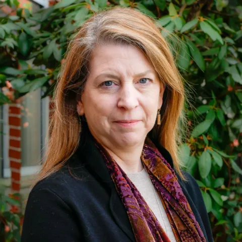 Headshot of Beth Taylor Nolan