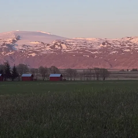 During a semester-long class, students in majors ranging from environmental sciences and outdoor business and innovation, worked with Icelandic businesses and presented solutions in-person 