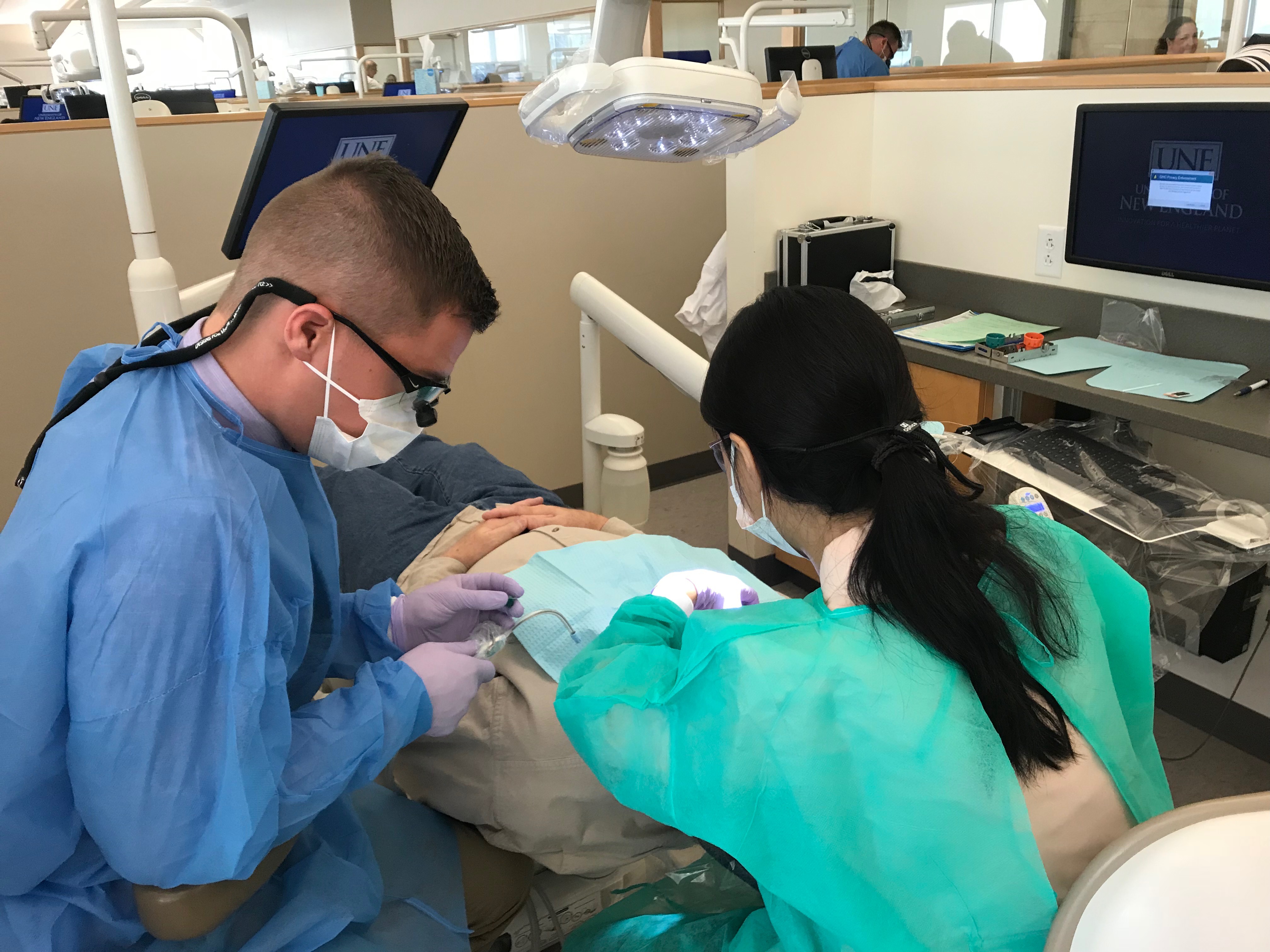 College of Dental Medicine students provide free care to